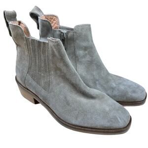 Aquatalia NWOB Carmie Waterproof Suede Boots Size 8.5M Side Zip Pull Tab Leather